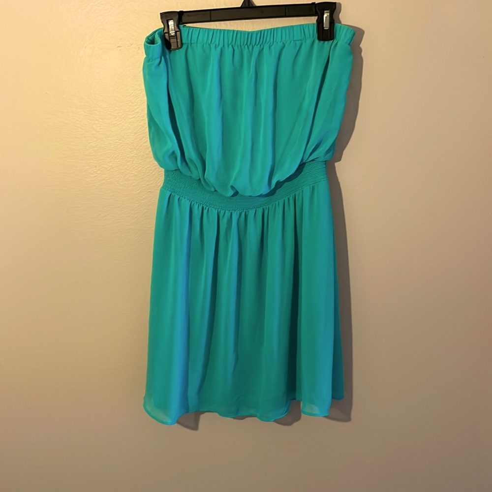 Flowy sheer lining over a soft solid lining